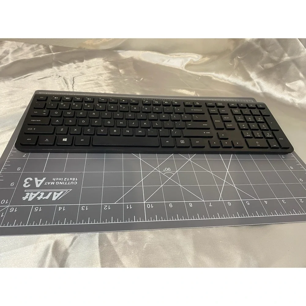 Hewlett Packard HP SK-2061 Wireless Keyboard Black Slim -No Receiver- Parts Only